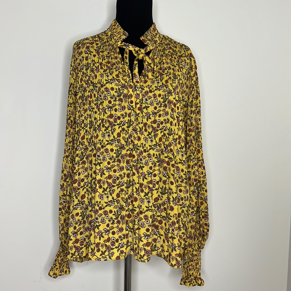 MAX STUDIO Yellow Pleated Floral Blouse M
